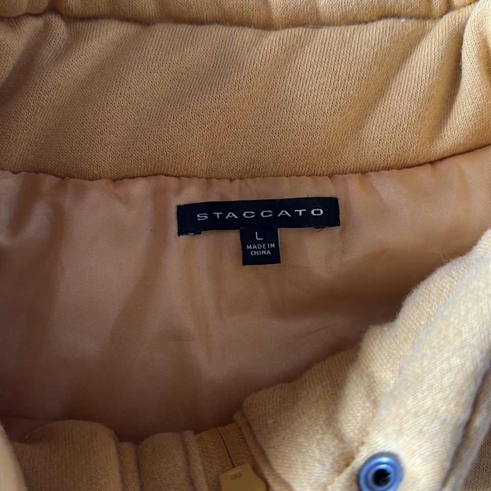 Vest - Picture 2 of 2
